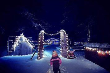 Le village du Père-Noël à la Colline des Lutins_Le Vernet