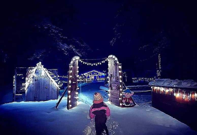 Le village du Père-Noël à la Colline des Lutins_Le Vernet